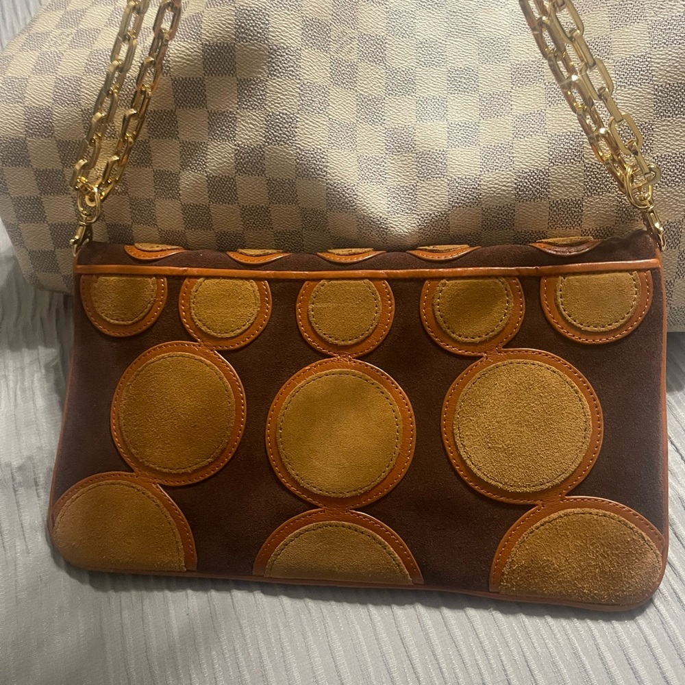 Tory Burch Brown Leather Shoulder Bag with Tan Appliqué Circles and Gold Chain - Picture 3 of 7